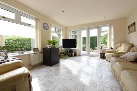 2 bedroom detached bungalow for sale, Wellington Close, Kingswinford DY6