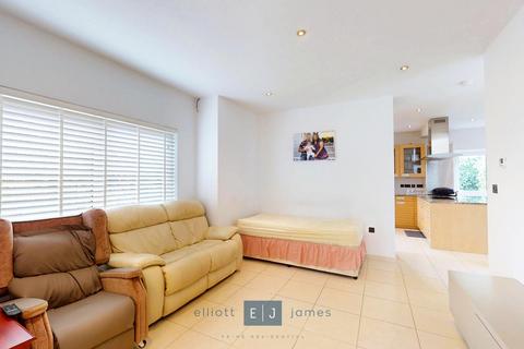 1a West View, Loughton, IG10 1TA