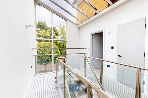 1a West View, Loughton, IG10 1TA