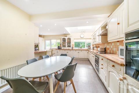 undefined, Blackberry Close, Four Marks, Alton, Hampshire, GU34