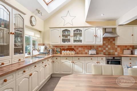 5 bedroom detached house for sale, Blackberry Close, Four Marks, Alton, Hampshire, GU34