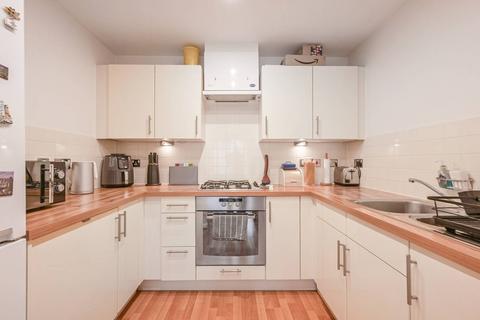 1 bedroom flat for sale, Explorers Court, Canary Wharf, London, E14