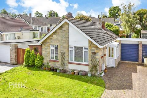 3 bedroom detached bungalow to rent, Marina Avenue Ryde PO33