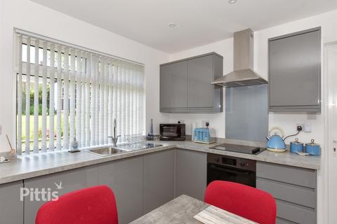 3 bedroom detached bungalow to rent, Marina Avenue Ryde PO33