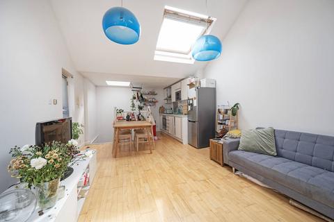 48 Voss Street, London, E2 6HP