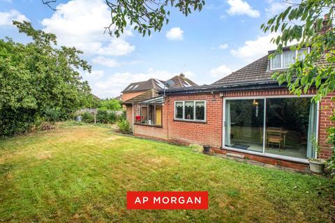 3 bedroom bungalow for sale, Rose Avenue, Alvechurch, Birmingham, Worcestershire, B48