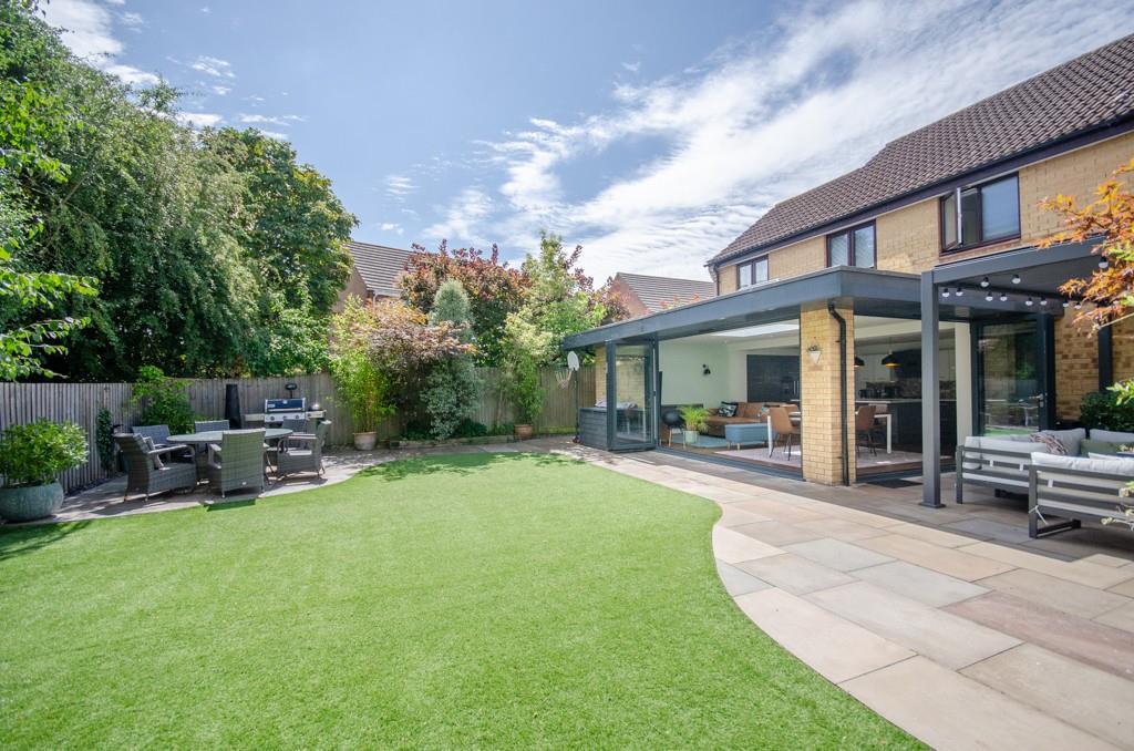 Rear garden pic 2.jpg