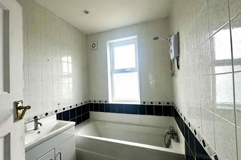 3 bedroom house for sale, Thornton Road, Ilford IG1