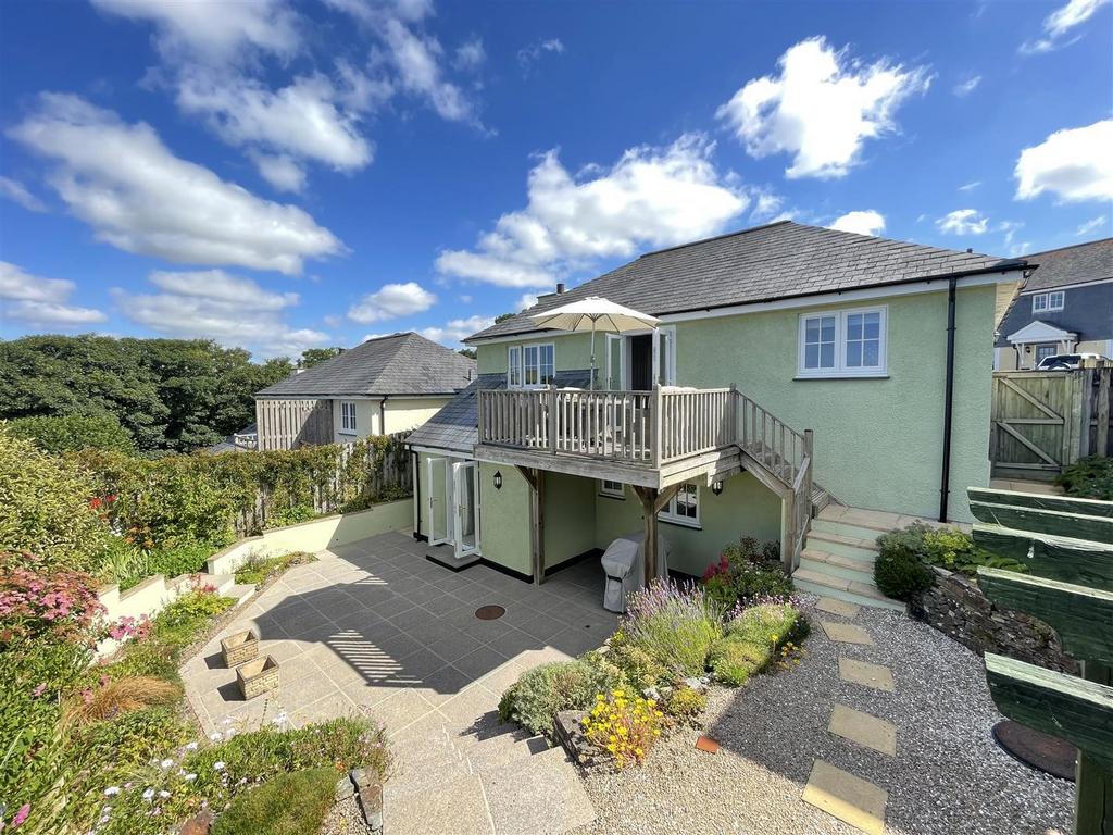 9 The Park Rear Photo.jpg