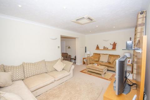 4 bedroom detached house for sale, Bromley Heath Road, Downend, Bristol, BS16 6HZ