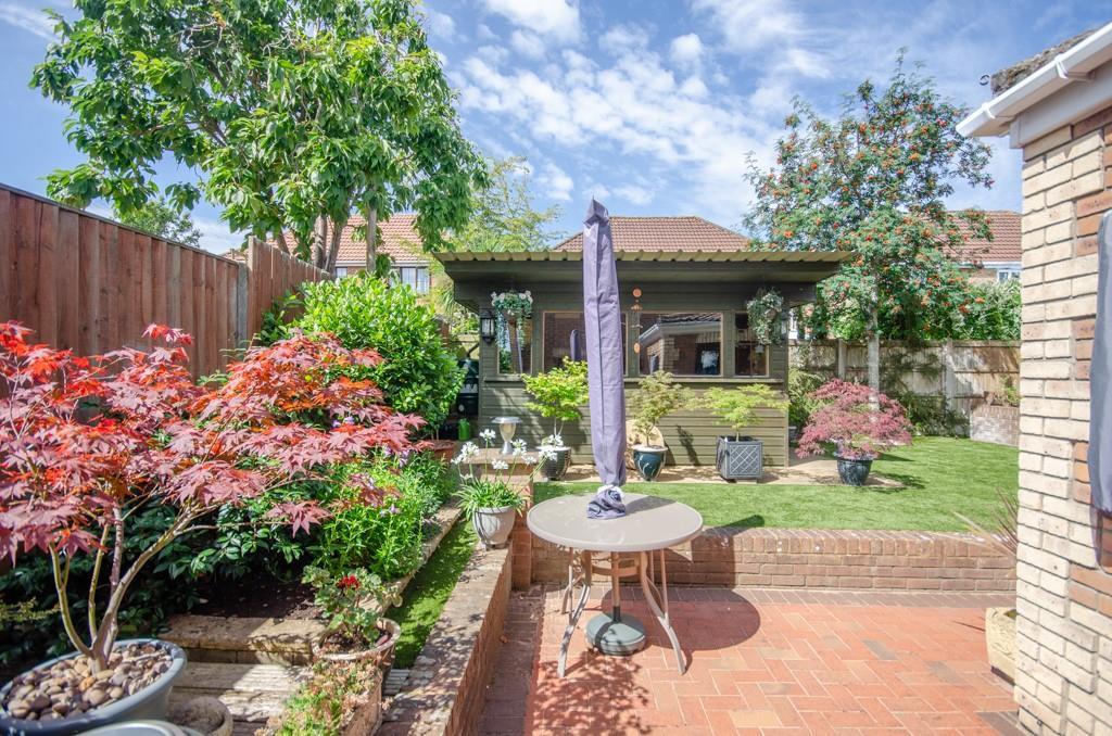Rear garden pic 2.jpg
