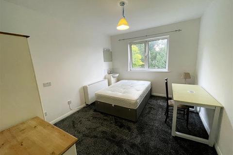 1 bedroom in a house share to rent, Tollgate Road, Salisbury