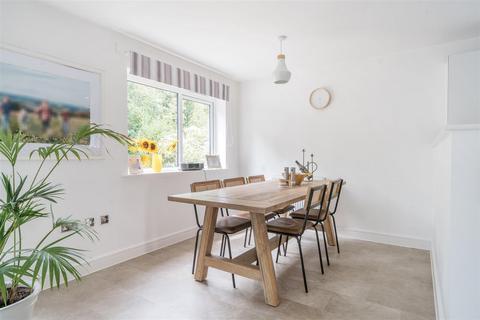 19 Longstem Drive, Dartington, Totnes, TQ9 6FS