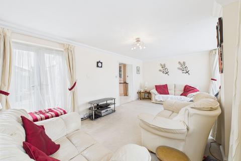 3 Ashway, Corringham, Stanford-le-hope, SS17 9EB