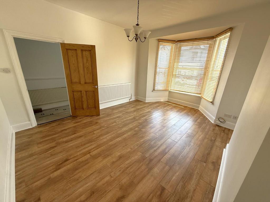 LIVING ROOM.jpeg