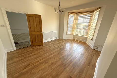 4 bedroom end of terrace house to rent, North Road, Torpoint
