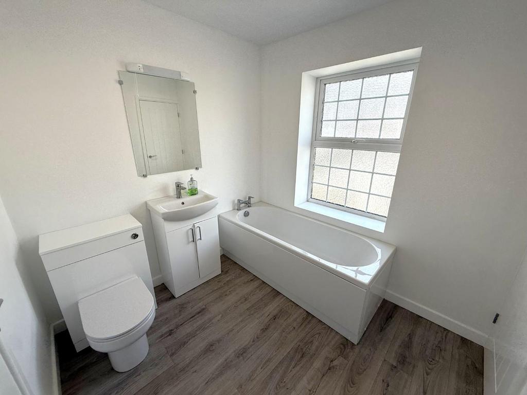 BATHROOM.jpeg