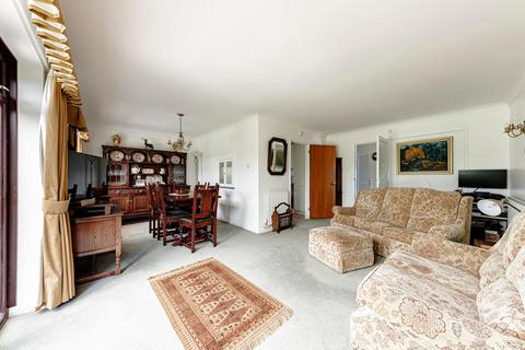 3 bedroom detached bungalow for sale, Woodside, Dunkirk, ME13