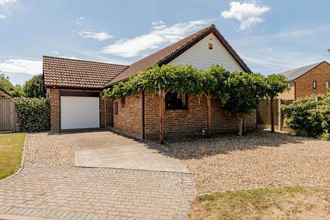 3 bedroom detached bungalow for sale, Woodside, Dunkirk, ME13