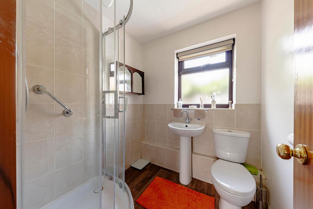 Shower W.C (1)