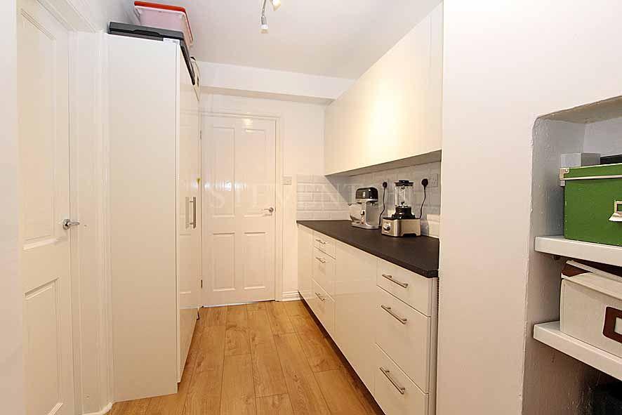 Photograph 9
