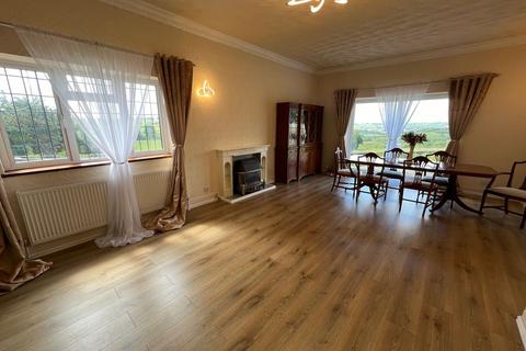 5 bedroom detached house to rent, Toftshaw Fold, Bradford BD4