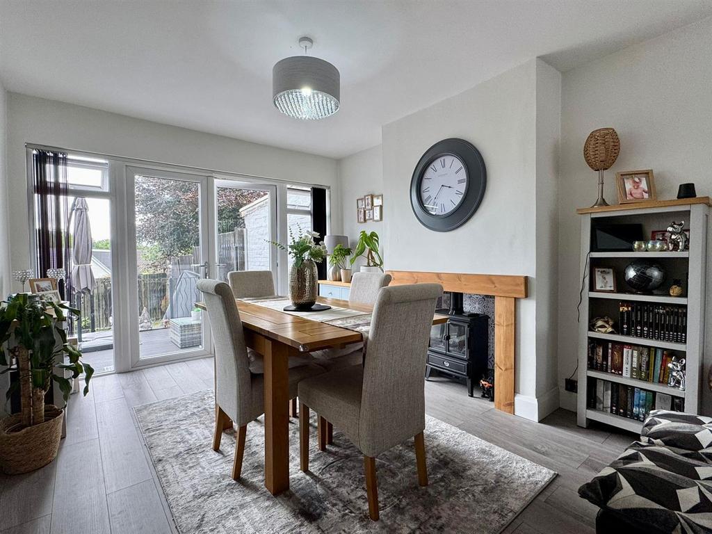 Dining area.jpg