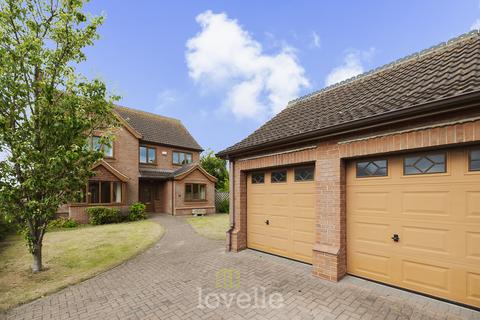 6 bedroom detached house for sale, Swaby Close, Marshchapel DN36