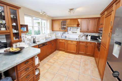 5 bedroom detached house for sale, Clarksons Lane, Hereford, HR1