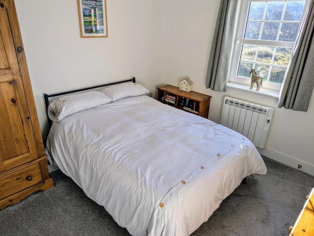 Front Bedroom 4