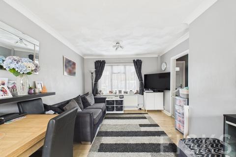 2 bedroom semi-detached house for sale, Hatley Gardens, Benfleet, SS7