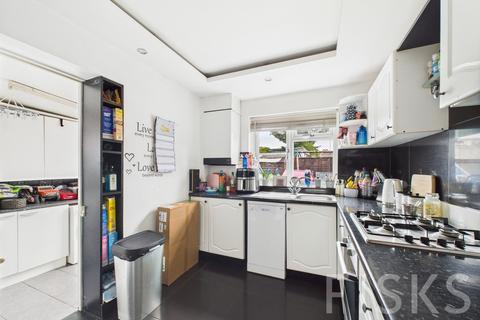 2 bedroom semi-detached house for sale, Hatley Gardens, Benfleet, SS7