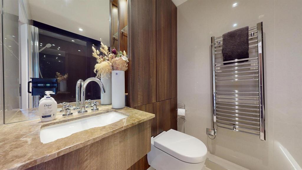Longfieldave.bathroom.jpg