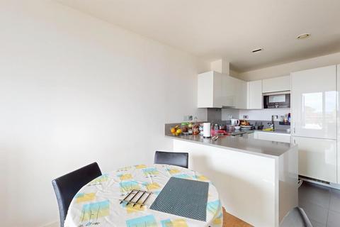 2 bedroom flat for sale, Longfield Avenue, London W5