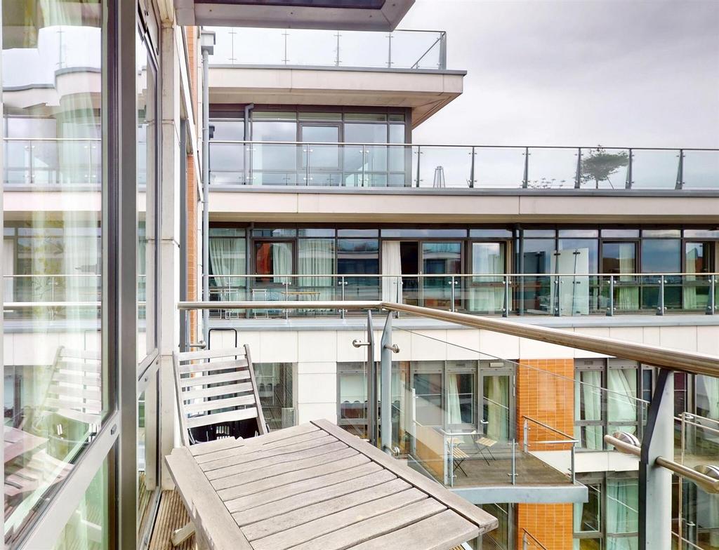 Longfieldave.balcony2.jpg