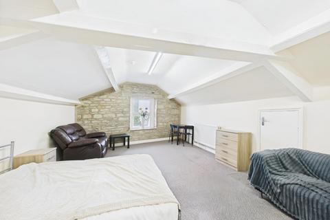 1 bedroom in a house share to rent, Commercial Street, Shipley, BD18 3SP