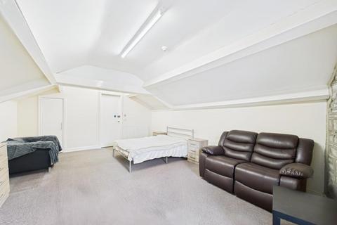 1 bedroom in a house share to rent, Commercial Street, Shipley, BD18 3SP