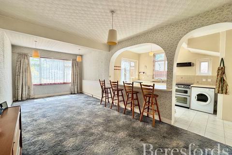 3 bedroom semi-detached house for sale, Cromer Road, Hornchurch, RM11