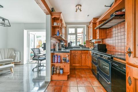 105 Doddsfield Road, Slough, SL2 2BB