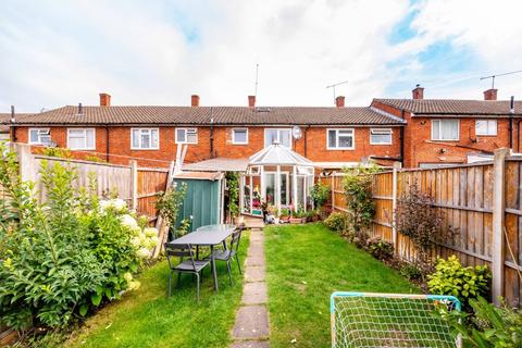 105 Doddsfield Road, Slough, SL2 2BB