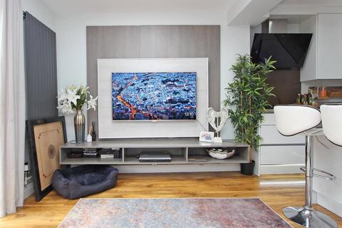 4 bedroom terraced house to rent, Croydon