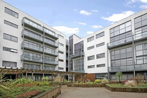 2 bedroom flat for sale, Varcoe Road, London