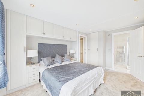 2 bedroom apartment for sale, 2 Pendine Grovelands Park, St Clears SA33