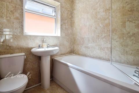 2 bedroom detached bungalow to rent, Margate Road Ramsgate CT12