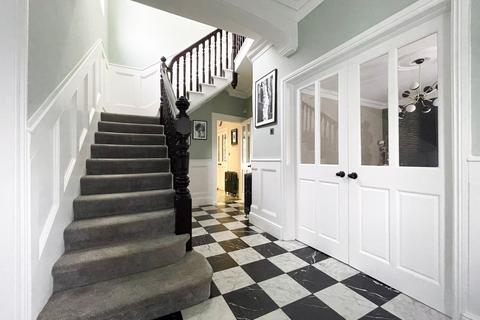 4 bedroom detached house for sale, Vicarage Hill, Benfleet, SS7