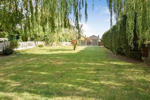 4 bedroom detached house for sale, Vicarage Hill, Benfleet, SS7