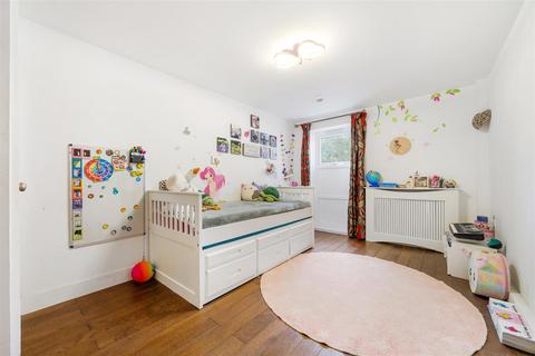 1 bedroom flat for sale, Weighton Road, London