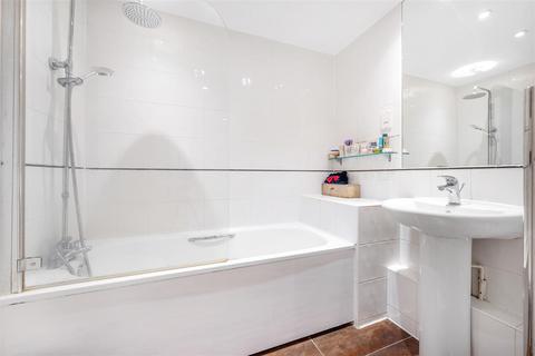 1 bedroom flat for sale, Weighton Road, London