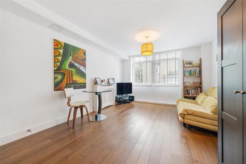 1 bedroom flat for sale, Weighton Road, London