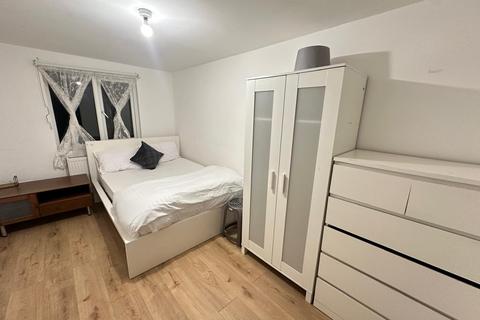 7 bedroom house share to rent, Cann Hall Road, London E11